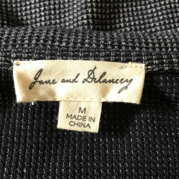 Jane and Delaney Long Sleeve Waffle Fabric Top - Picture 5 of 7